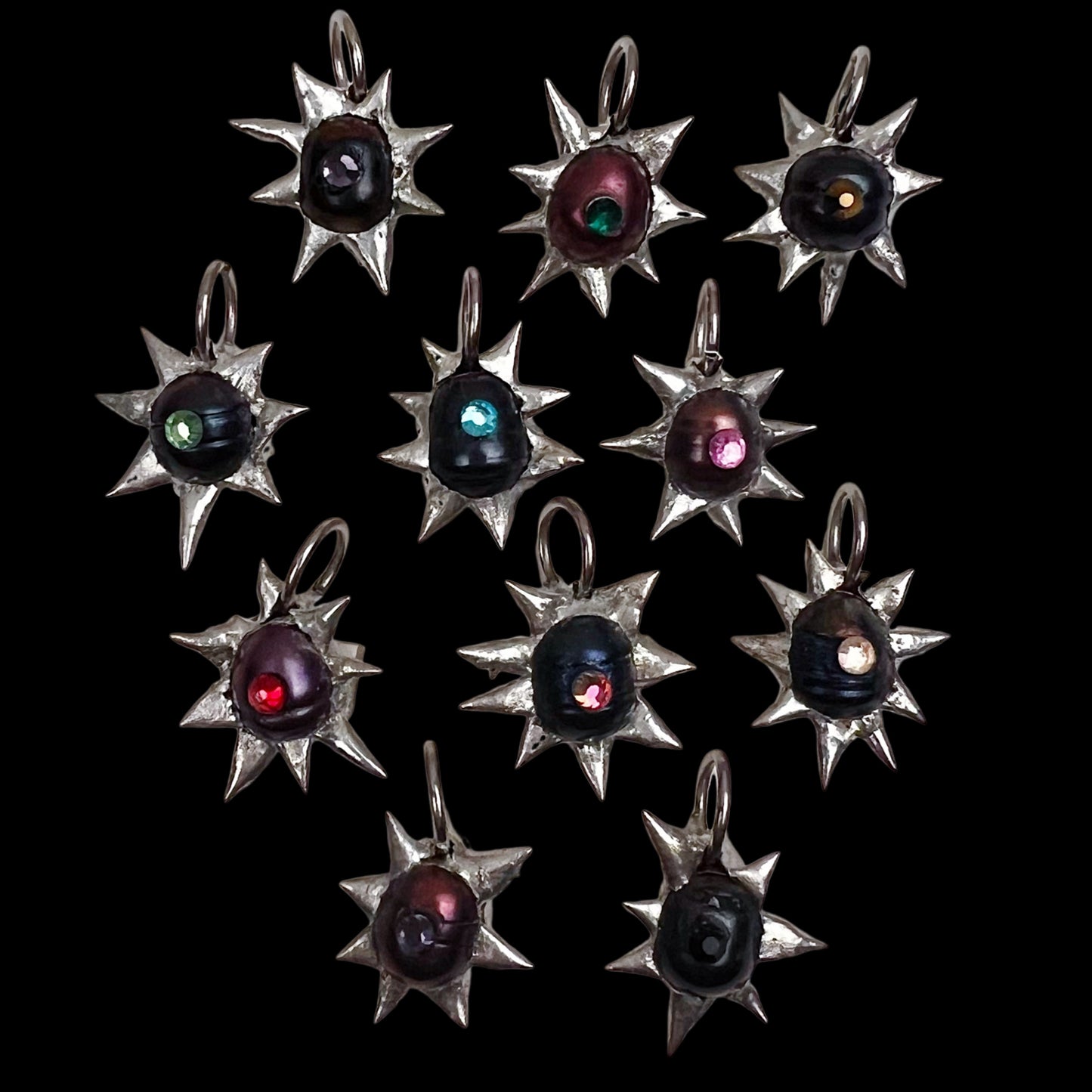 a aShining pearl pendant